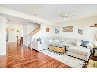 Photo #2: 1031366 Listing