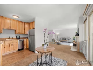 Photo #2: 1031368 Listing