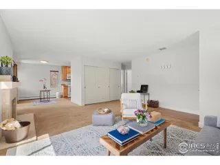 Photo #4: 1031368 Listing