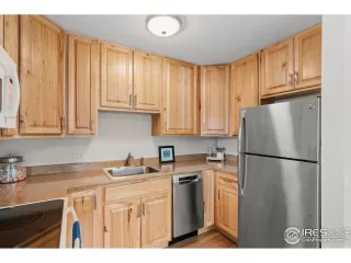 Photo #5: 1031368 Listing