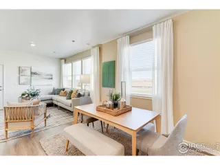 Photo #5: 1031406 Listing