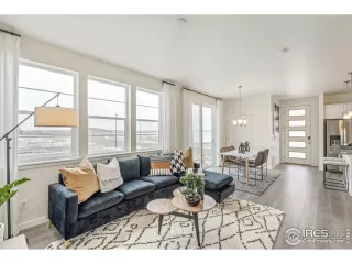 Photo #1: 1031421 Listing