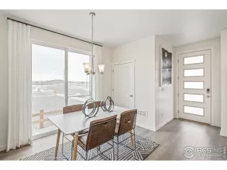 Photo #5: 1031421 Listing