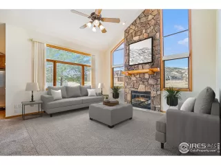 Photo #3: 1031437 Listing