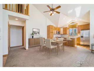 Photo #6: 1031437 Listing