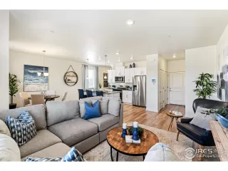 Photo #2: 1031441 Listing