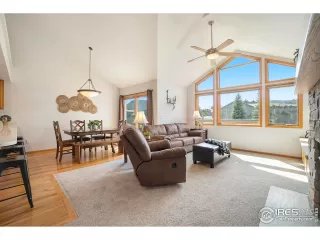 Photo #2: 1031449 Listing