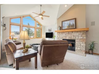 Photo #4: 1031449 Listing