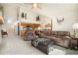 Photo #5: 1031449 Listing