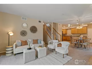 Photo #5: 1031476 Listing