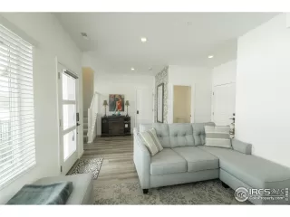 Photo #2: 1031505 Listing