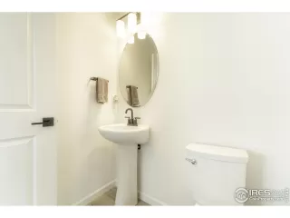 Photo #5: 1031505 Listing