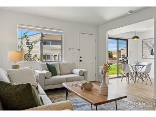 Photo #2: 1031552 Listing