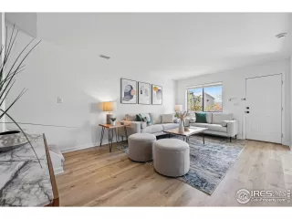 Photo #3: 1031552 Listing