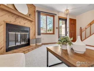 Photo #2: 1031560 Listing