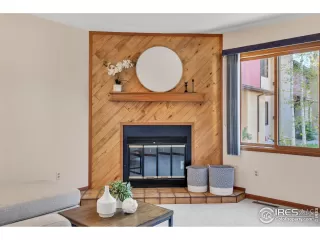 Photo #5: 1031560 Listing