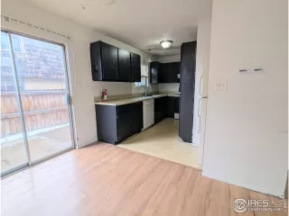 Photo #3: 1031593 Listing