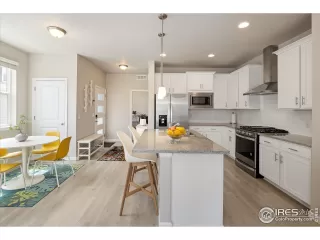 Photo #3: 1031600 Listing