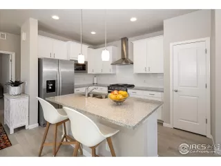 Photo #4: 1031600 Listing