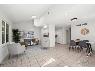 Photo #5: 1031618 Listing 