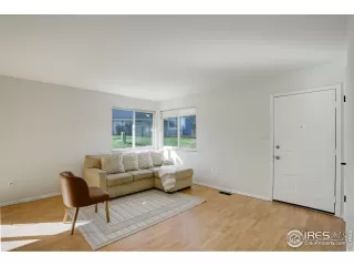 Photo #2: 1031621 Listing