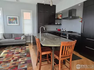 Photo #2: 1031698 Listing