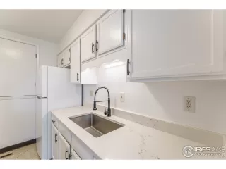 Photo #2: 1031709 Listing