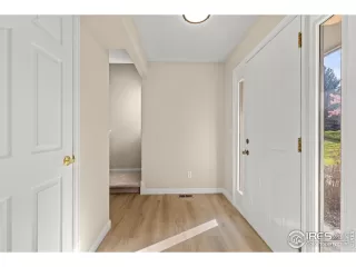 Photo #5: 1031765 Listing