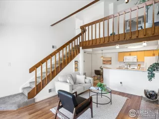 Photo #2: 1031775 Listing