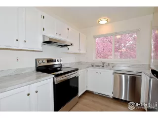 Photo #3: 1031790 Listing