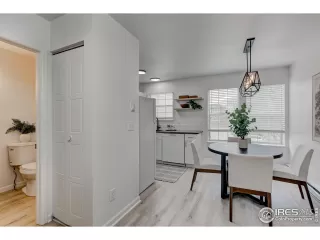 Photo #6: 1031877 Listing