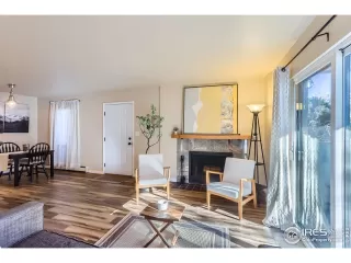 Photo #2: 1031881 Listing