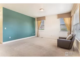 Photo #6: 1031917 Listing