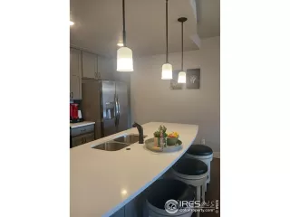 Photo #6: 1032007 Listing