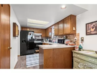 Photo #5: 1032031 Listing