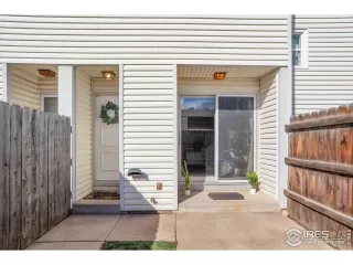 Photo #3: 1032106 Listing