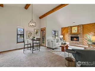 Photo #5: 1032121 Listing