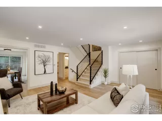 Photo #1: 1032153 Listing