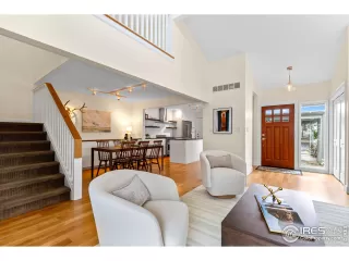 Photo #3: 1032183 Listing