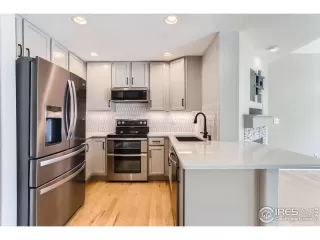 Photo #1: 1032214 Listing