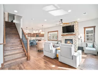 Photo #5: 1032240 Listing