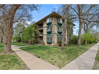 Photo #3: 1032244 Listing