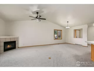 Photo #3: 1032246 Listing