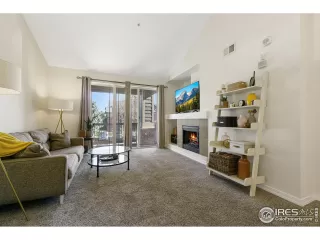 Photo #4: 1032250 Listing