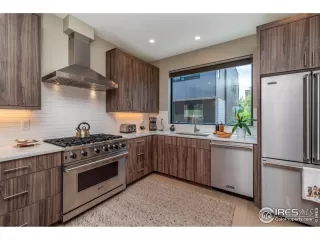 Photo #2: 1032314 Listing