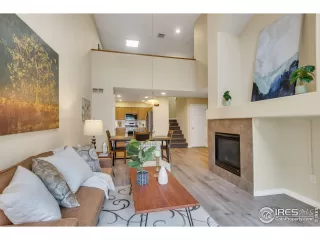 Photo #2: 1032328 Listing