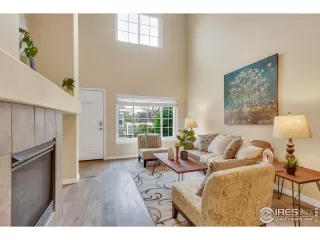 Photo #5: 1032328 Listing