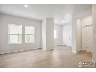 Photo #3: 1032343 Listing