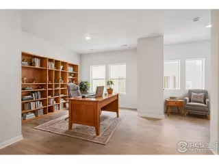 Photo #6: 1032343 Listing