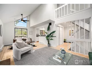 Photo #1: 1032408 Listing